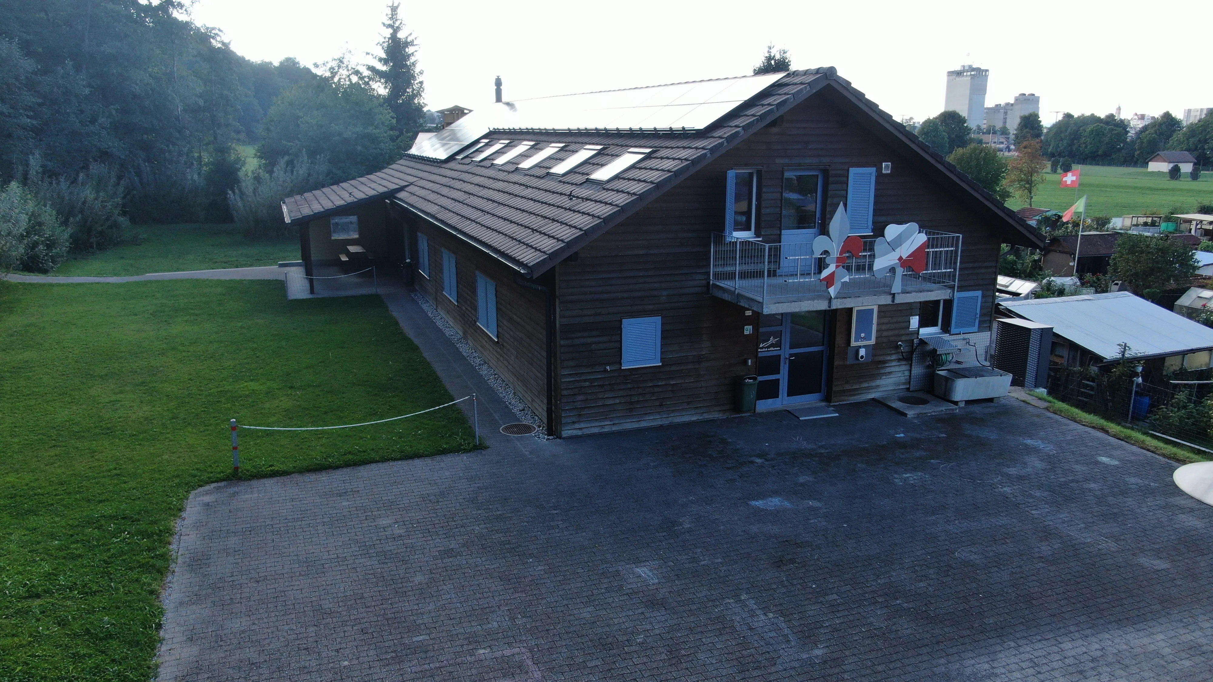 Pfadiheim von Vorne