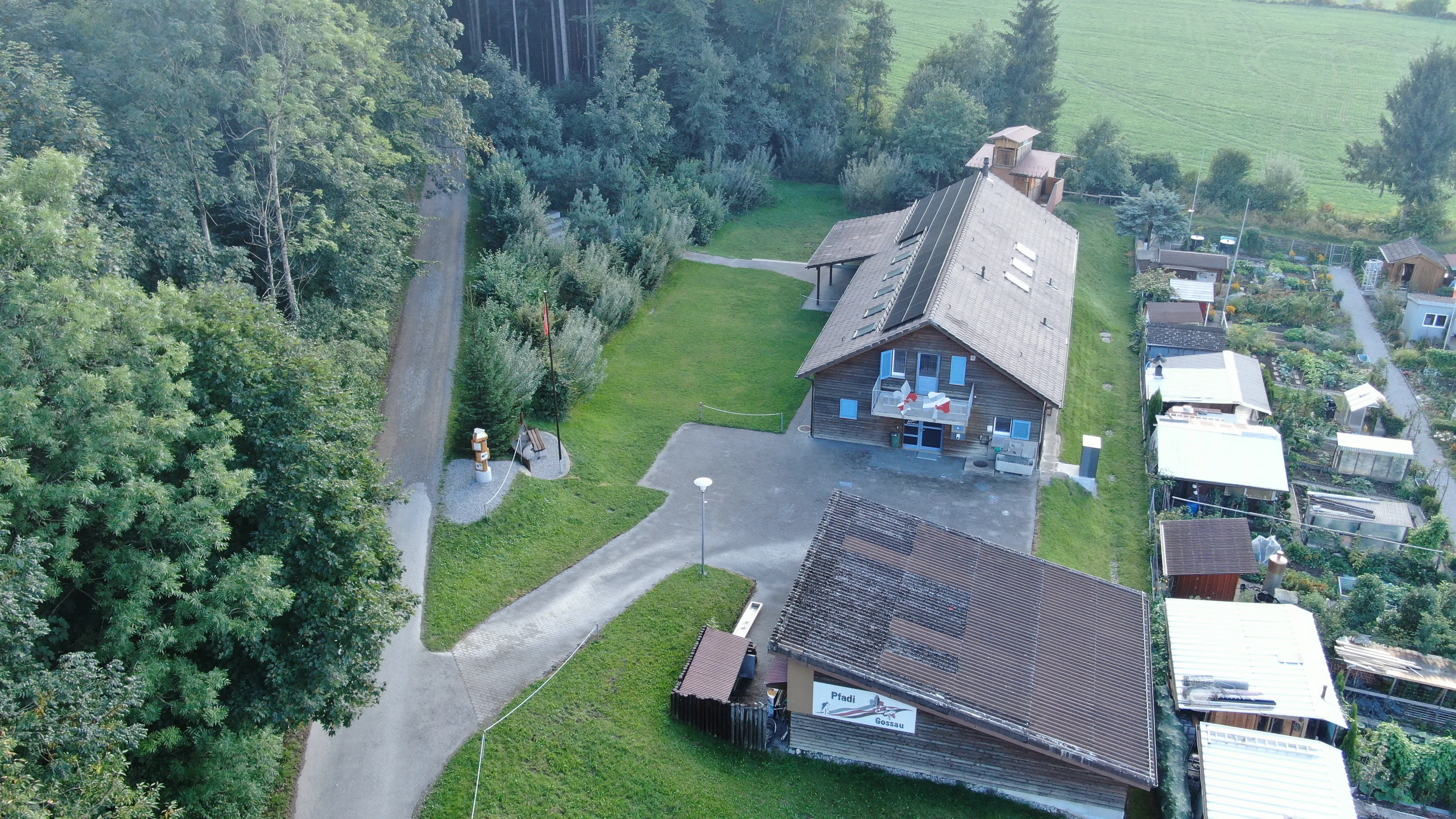 Pfadiheim von Vorne, weit